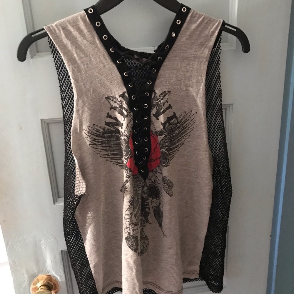 Black mesh in back